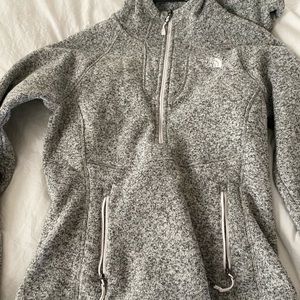 North face pullover